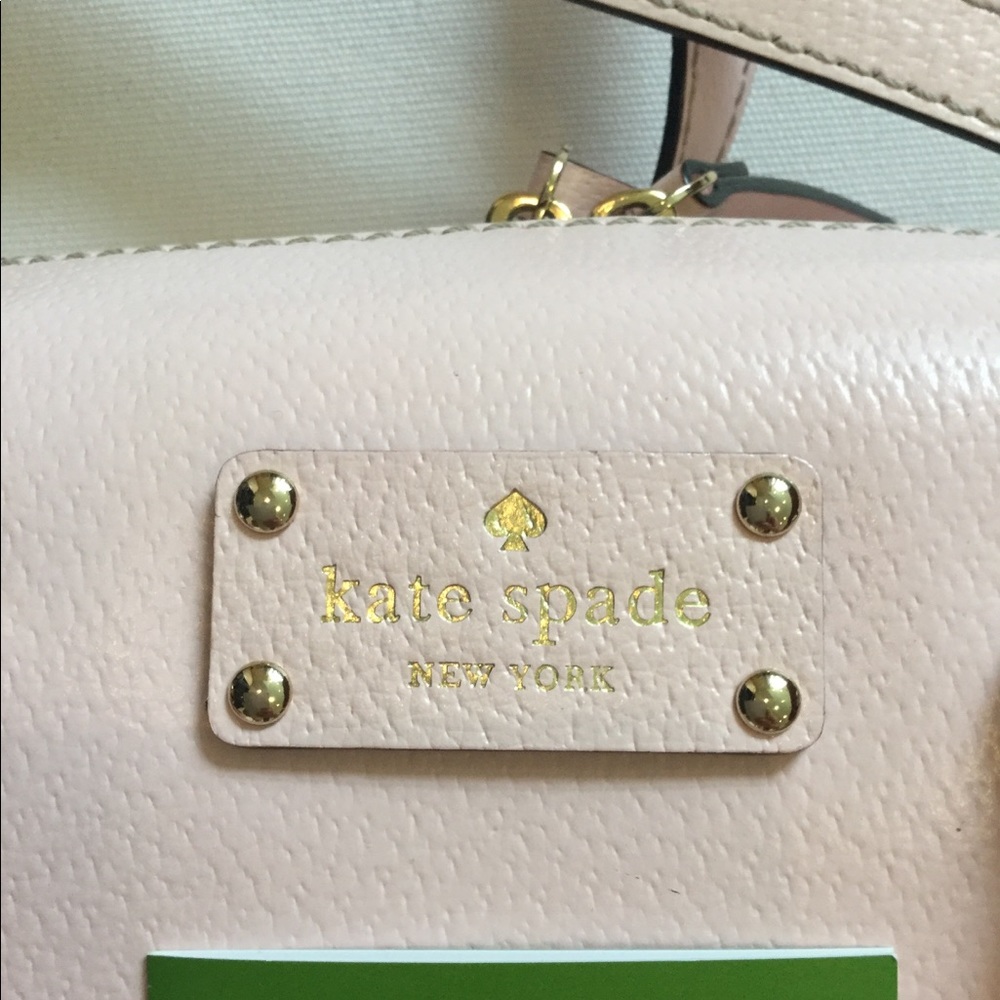⭐️HOST PICK⭐️🎀 Kate Spade Pastel Leather Purse🎀 - Picture 8 of 8
